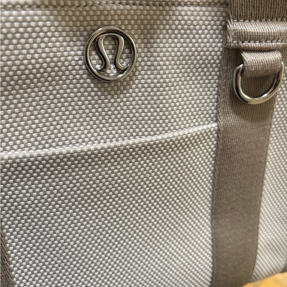 LULULEMON Two-Tone Canvas mini Tote bag - Picture 2 of 5
